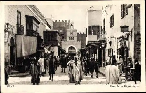 Ak Sfax Tunesien, Rue de la République, Straßenpartie, Araber, Maghreb