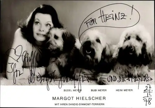 Ak Schauspielerin Margot Hielscher, Portrait, Dandie-Dinmont-Terrier "die Meyers", Autogramm