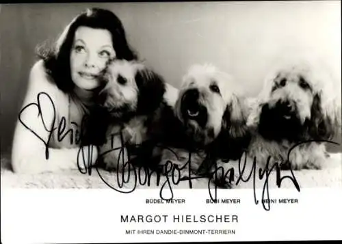 Ak Schauspielerin Margot Hielscher, Portrait, Dandie-Dinmont-Terrier "die Meyers", Autogramm