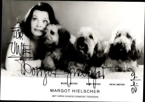 Ak Schauspielerin Margot Hielscher, Portrait, Dandie-Dinmont-Terrier "die Meyers", Autogramm