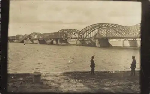 Foto Ak Riga Lettland, gesprengte Brücke