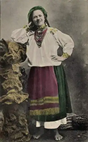 Ak Ukraine, Frau in Tracht