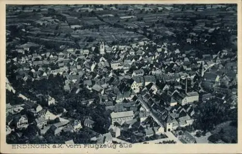 Ak Endingen am Kaiserstuhl, Fliegeraufnahme, Gesamtansicht