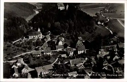 Ak Waldburg in Württemberg, Fliegeraufnahme, Schloss Waldburg