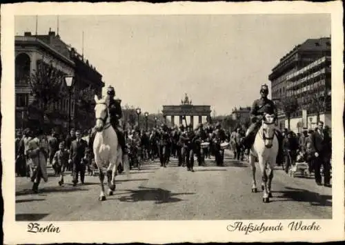 Ak Berlin Mitte, Brandenburger Tor, Aufziehende Wache