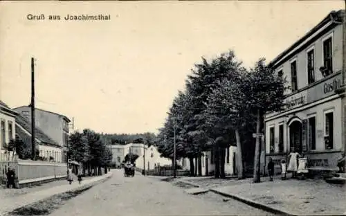 Ak Joachimsthal in der Uckermark, Straßenpartie mit Gasthof