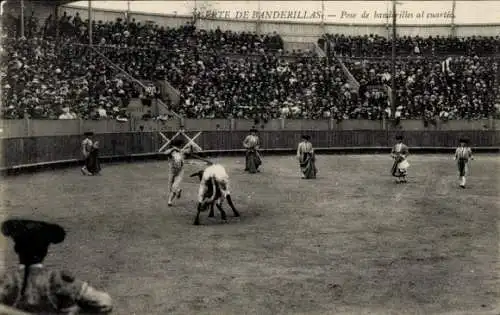 Ak Stierkampf, Pose der Banderilles vor dem Cuarteeo