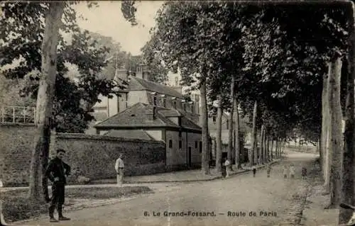 Ak Le Grand Fossard Esmans Seine-et-Marne, Route de Paris