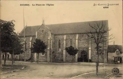 Ak Ruines Cantal, La Place de l'Eglise