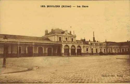 Ak Moulins Allier, Bahnhof Frontal