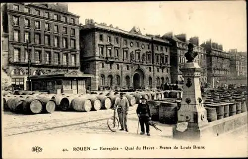 Ak Rouen Seine-Maritime, Lagerhäuser, Quai du Havre, Statue von Louis Brune