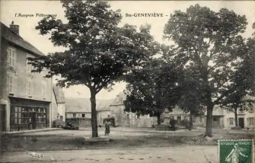 Ak Sainte Geneviève sur Argence Aveyron, La Place