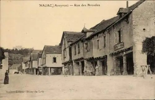 Ak Najac Aveyron, Rue des Arcades, Café