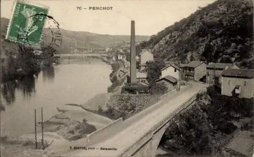 Ak Penchot Aveyron, Teilansicht, Straße, Fluss