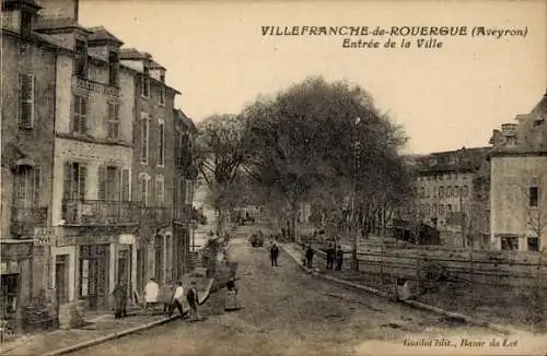 Ak Villefranche de Rouergue Aveyron, Eingang zur Stadt