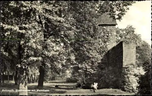 Ak Pritzwalk in der Prignitz, Stadtmauer mit Wehrturm