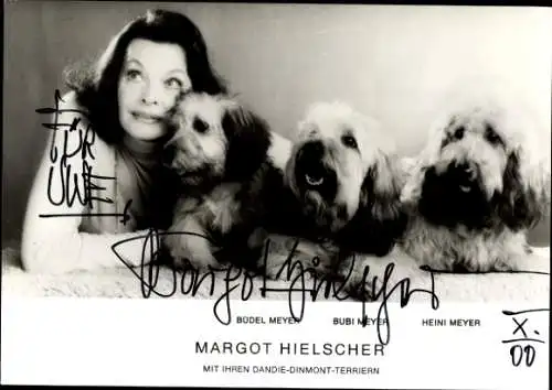 Ak Schauspielerin Margot Hielscher, Portrait, Dandie-Dinmont-Terriern, Autogramm