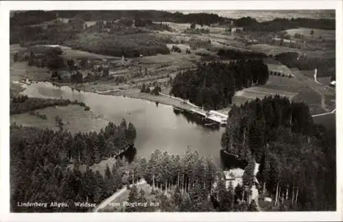 Ak Lindenberg im Allgäu Schwaben, Fliegeraufnahme Waldsee