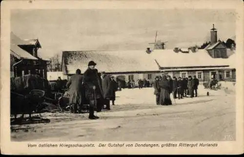 Ak Dundaga Dondangen Kurland Lettland, Gutshof, Rittergut, Winter, Windmühle, östl. Kriegsschauplatz