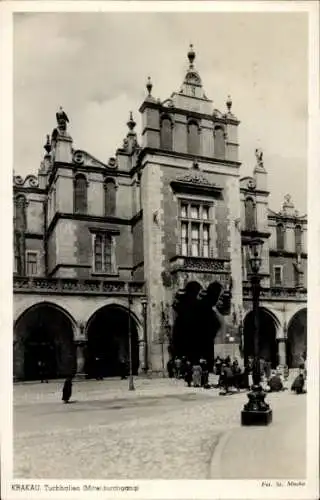 Ak Kraków Krakau Polen, Blick auf die Tuchhallen, Mitteldurchgang, Sukiennice