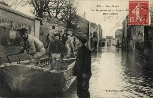 Ak Asnières sur Seine Hauts-de-Seine, Rue Dussau, Männer in Boot, Hochwasser Januar 1910