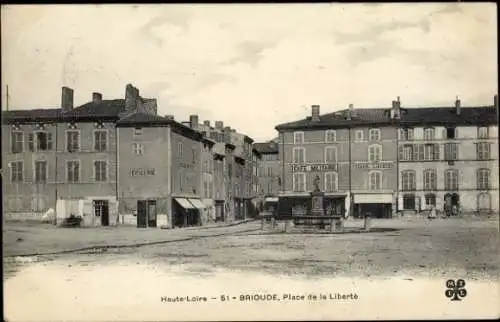 Ak Brioude Haute Loire, Place de la Liberte