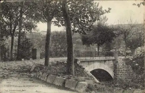 Ak L'Hôpital sous Rochefort Loire, Brücke