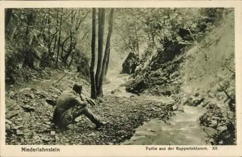 Ak Niederlahnstein Lahnstein am Rhein, Ruppertsklamm, Wanderer