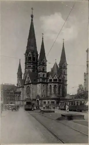 Foto Ak Berlin Charlottenburg, Kaiser Wilhelm Gedächtniskirche, Gloria Palast, Straßenbahnen