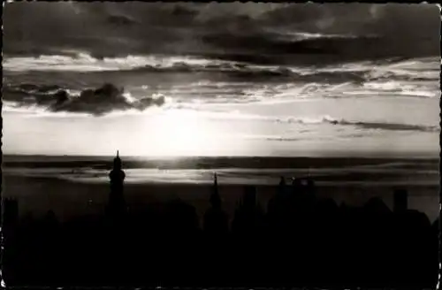 Ak Landsberg am Lech Oberbayern, Zinnen, Türme, Sonnenuntergang