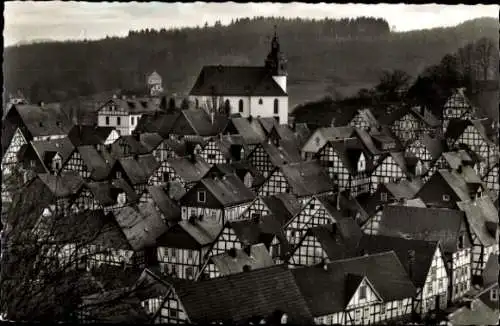 Ak Freudenberg im Siegerland, Teilansicht, Kirche, Fachwerkgebäude