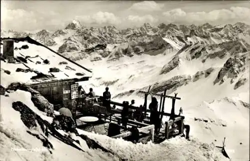 Ak Oberstdorf im Oberallgäu, Nebelhorn, Nebelhorngipfel-Hütte, Winter