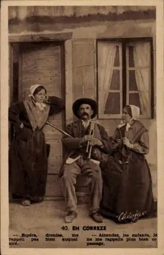 Ak Corrèze Frankreich, Menschen in Trachten, Wohnhaus, Musikinstrument