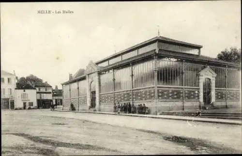 Ak Melle Deux Sèvres, Les Halles