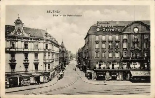 Ak Bytom Beuthen Oberschlesien, Bahnhofstraße, Geschäfte