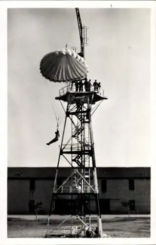 Foto Ak Istres-Aviation, Fallschirmschule