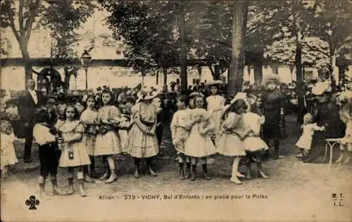 Ak Vichy Allier, Bal d'Enfants, en place pour la Polka