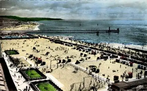 Ak Trouville Deauville Calvados, Vue generale des deux Plages, nouvelle Jetee