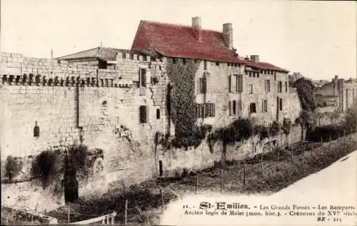 Ak Saint Emilion Gironde, les Grands Fosses, Les Remparts, Ancien logis de Malet