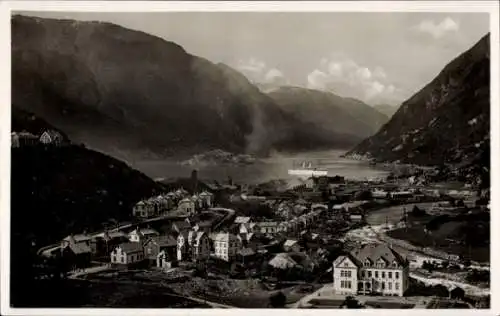Ak Odda Norwegen, Hardangerfjord, Gesamtansicht, Dampfer