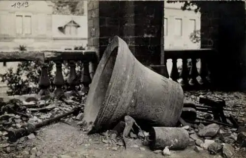 Foto Ak Ibbenbüren in Westfalen, Zerstörtes Gebäude, Glocke