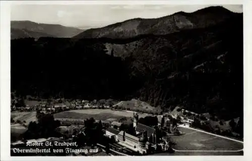 Ak Obermünstertal Münstertal im Schwarzwald, Kloster St. Trudpert, Fliegeraufnahme