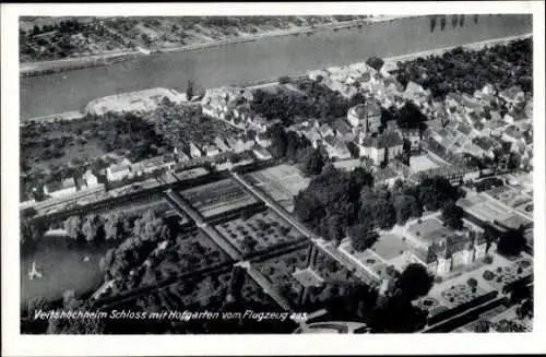 Ak Veitshöchheim in Unterfranken, Fliegeraufnahme, Schloss, Hofgarten