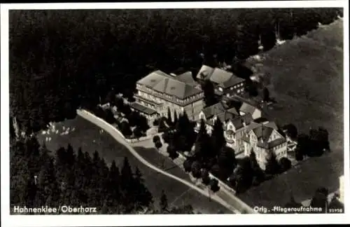 Ak Hahnenklee Bockswiese Goslar im Harz, Fliegeraufnahme, Hotel Waldgarten