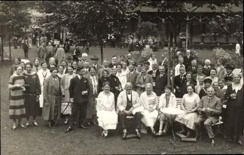 Foto Ak Bad Bertrich an der Mosel Eifel, Gruppenbild