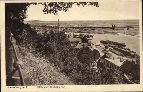 Ak Lauenburg an der Elbe, Teilansicht, Blick vom Schlossgarten