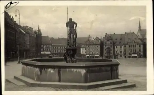 Ak Cheb Eger Region Karlsbad, Markt mit Brunnen Wastl