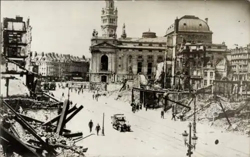 Foto Ak Lille Nord, Straßenpartie mit Gebäuderuinen, Kriegszerstörung I. WK