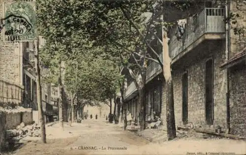 Ak Cransac Aveyron, die Promenade