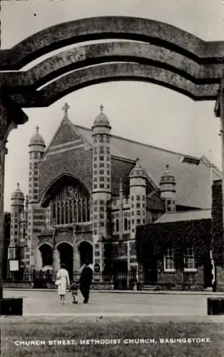 Ak Basingstoke Hampshire England, Church Street, Methodistenkirche